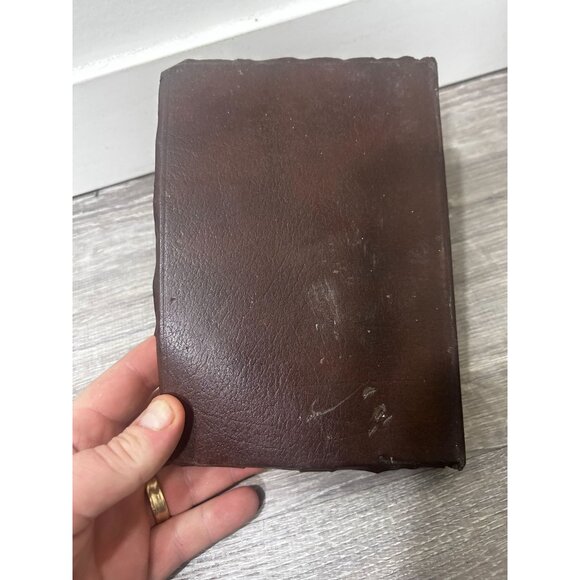 Holy Bible New King James Version Book by Thomas Nelson Publishing Hardcover - Picture 5 of 6